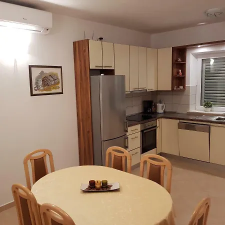 Summer Apartment